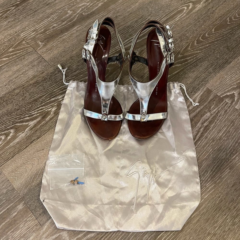 GIUSEPPE ZANOTTI Vero Cupio silver gladiator heels